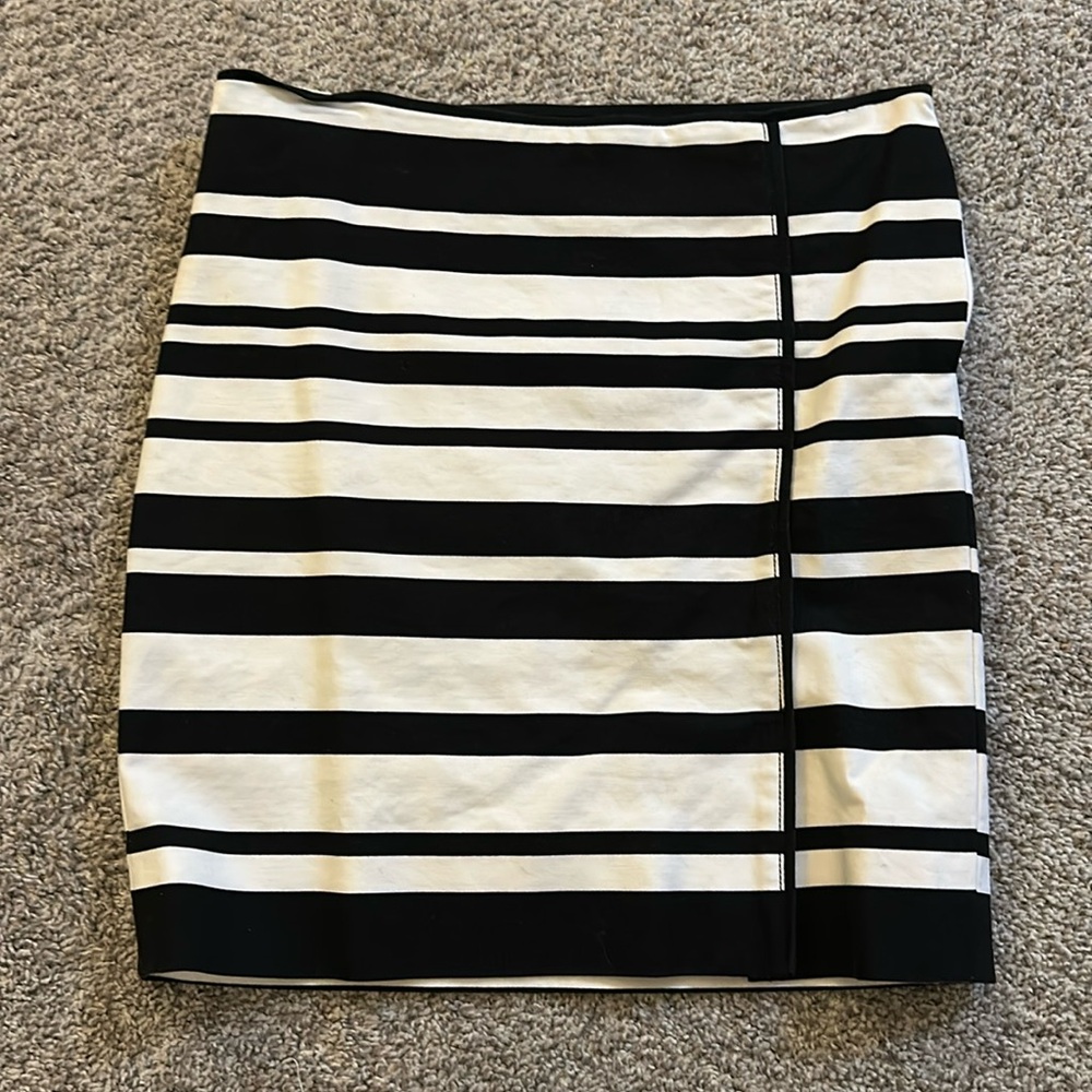 White House Black Market Pencil Skirt Size 0